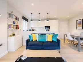 Pass the Keys Stylish Home - Prime Location